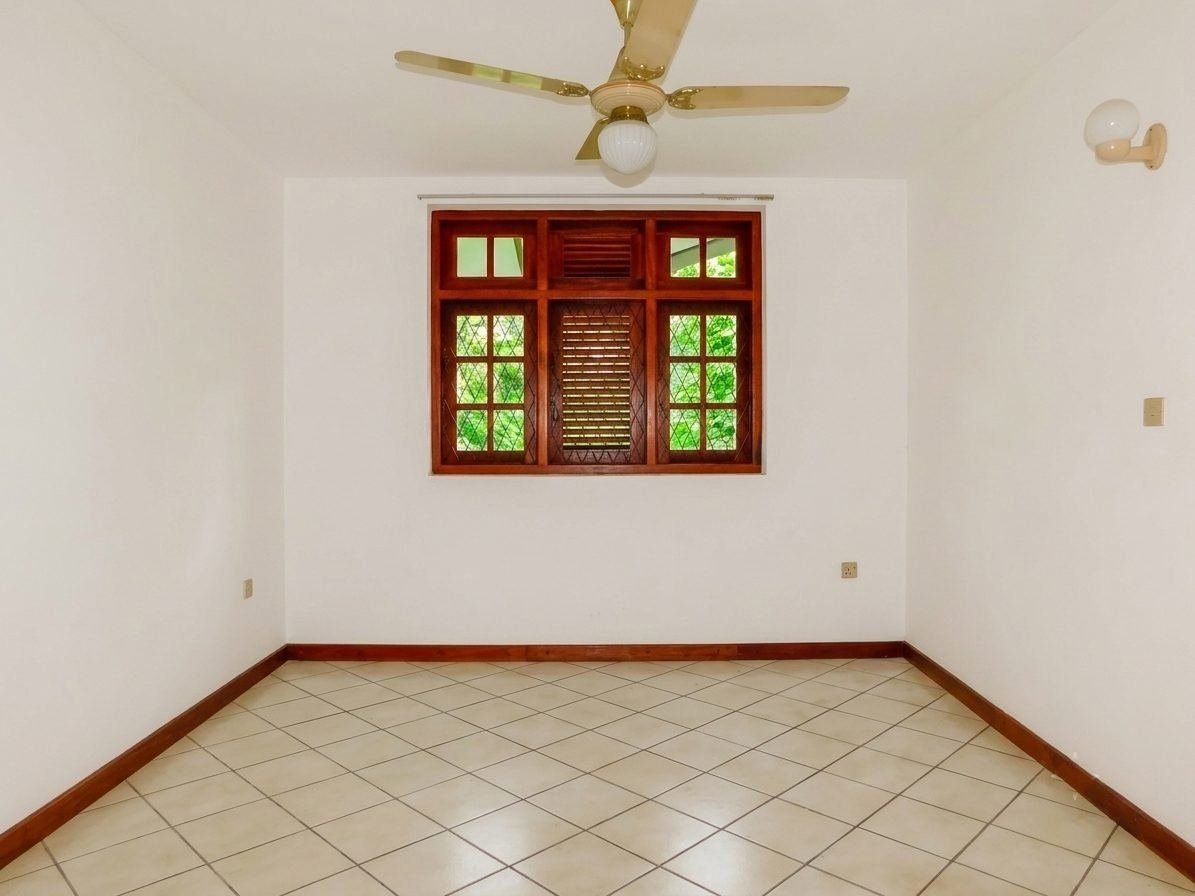 Three storey house for sale in Ethul kotte - photo 4