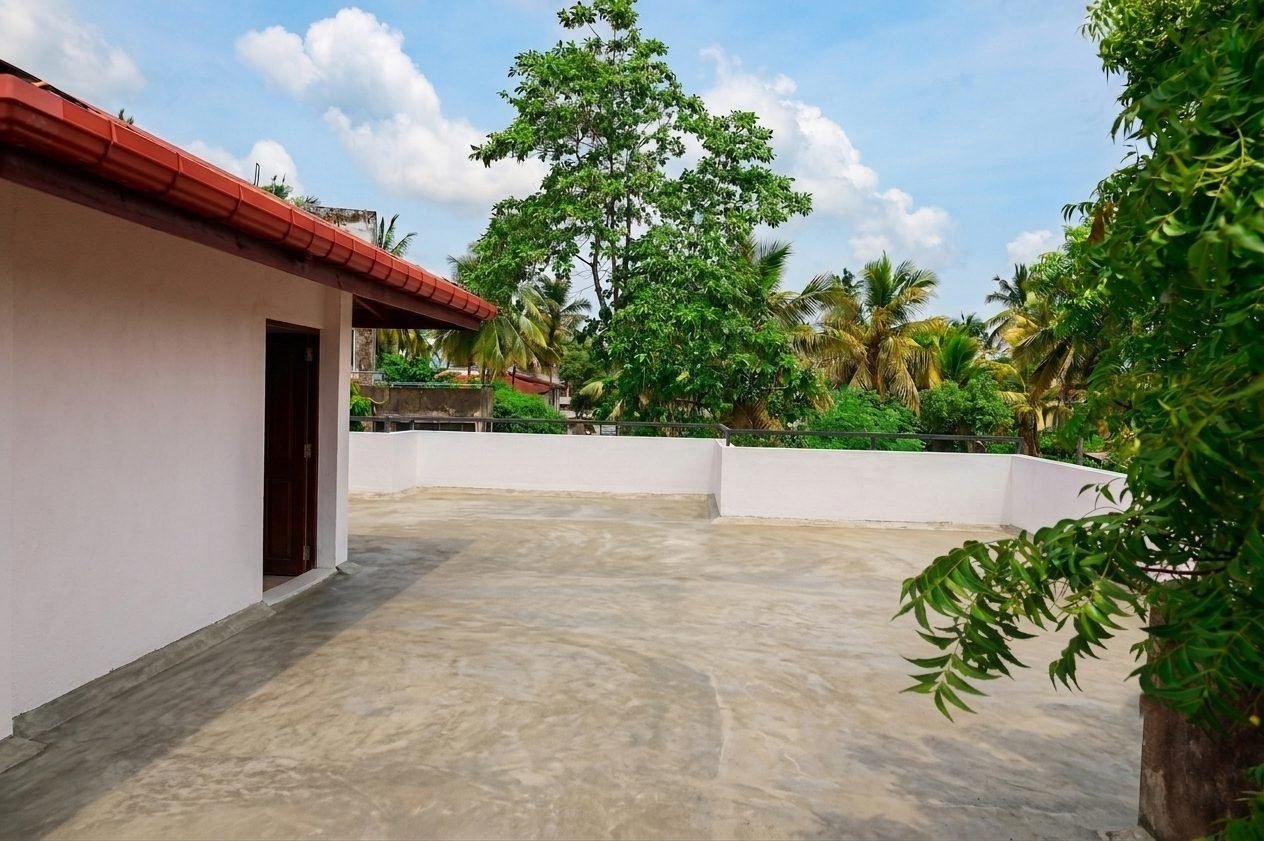 Two storey house for sale in Battaramulla Koswatte - photo 11