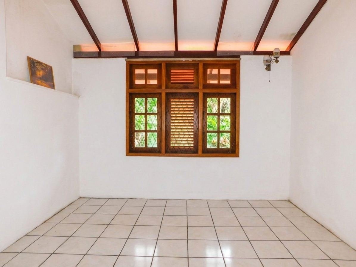 Three storey house for sale in Ethul kotte - photo 5