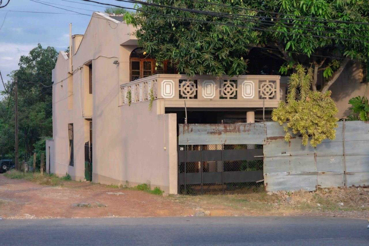 House for sale in Kohuwala Nugegoda facing main rd - photo 1