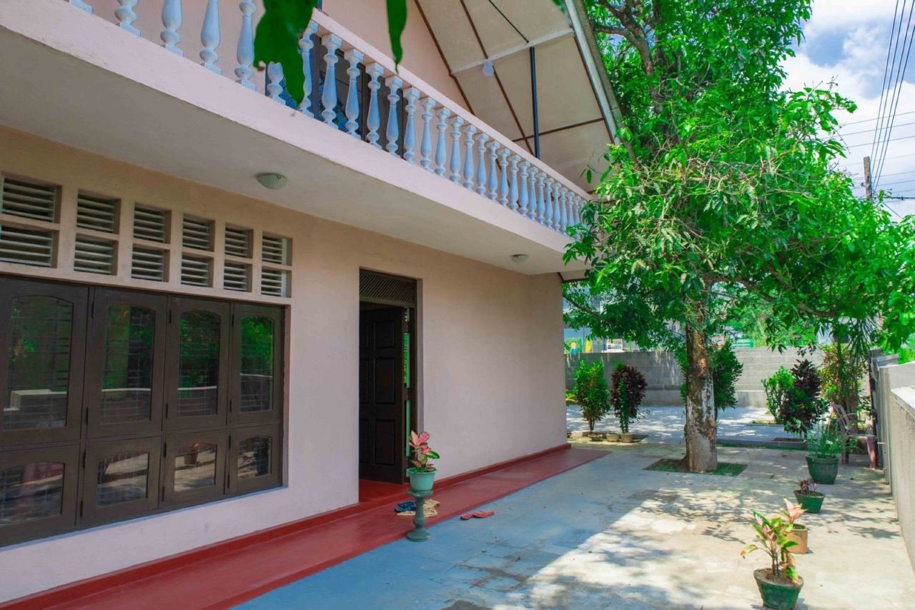 Two storey house for sale in Homagama facing main road - photo 2