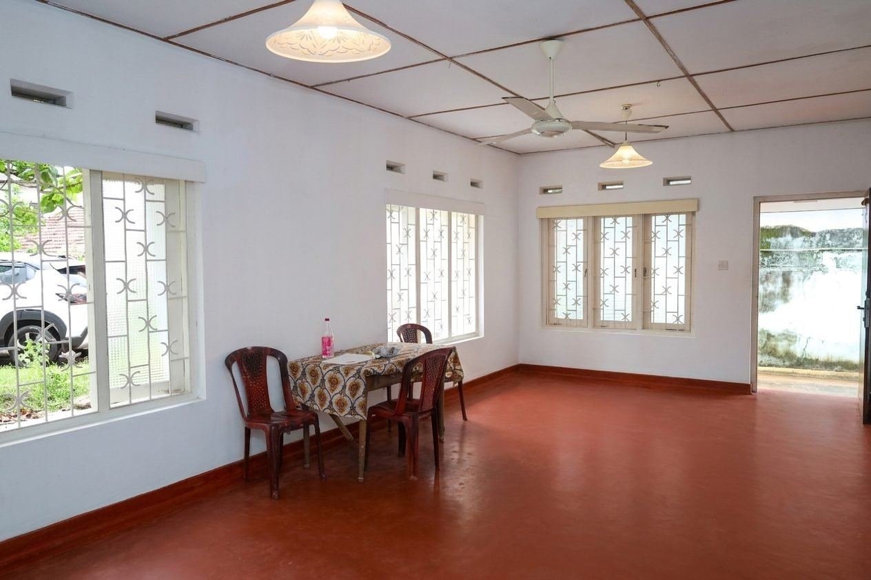 Land with house for sale in Dehiwala close junction - photo 2