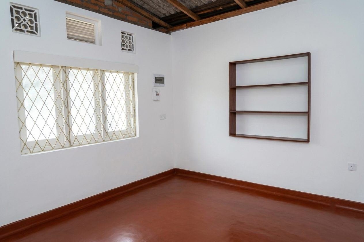 Land with house for sale in Dehiwala close junction - photo 4