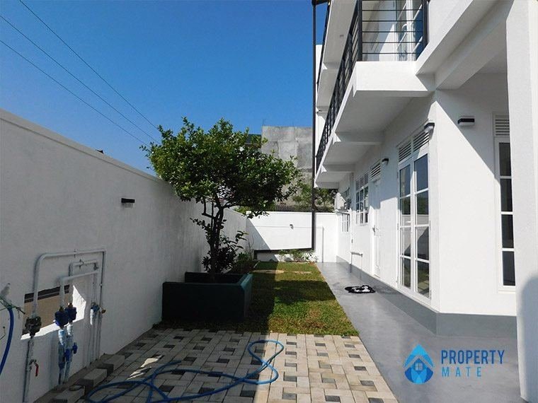 Three units Luxury Apartment complex for sale in Nugegoda Wijerama - photo 12
