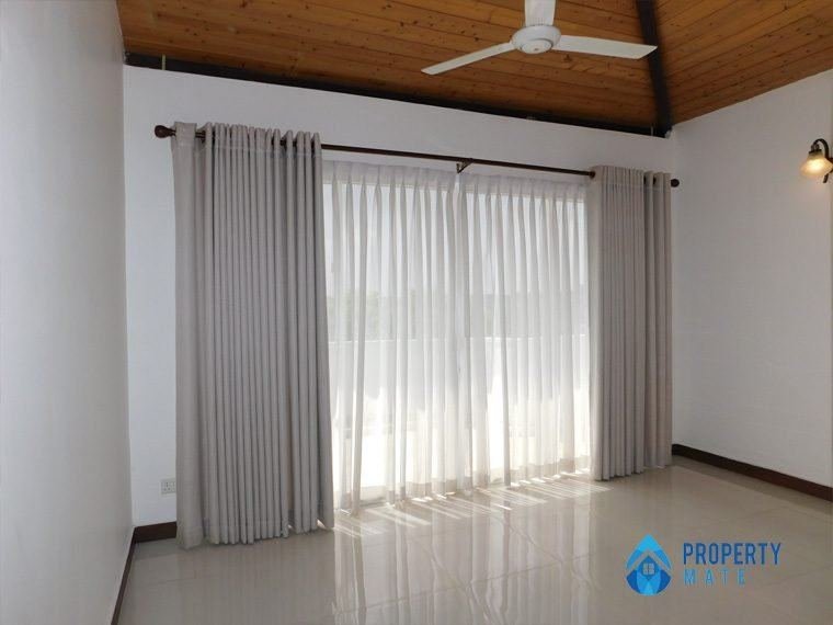 Three storey luxury house for sale in Kotte - photo 9