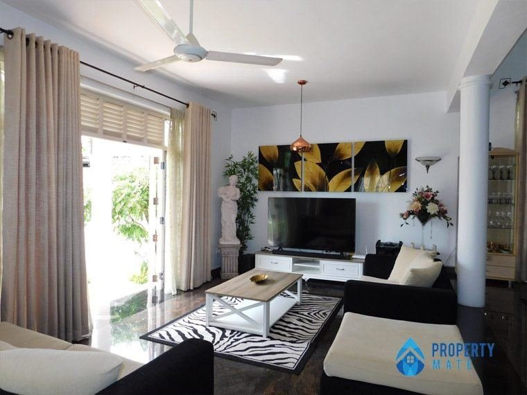 Three storey luxury house for sale in Kotte - photo 2