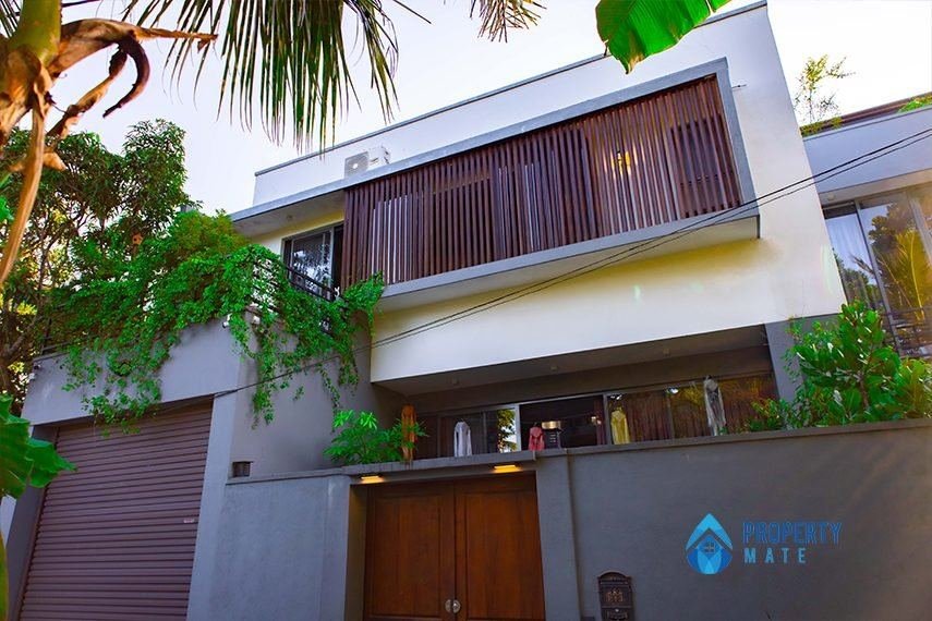 Two storey luxury house for sale in Wellampitiya - photo 1
