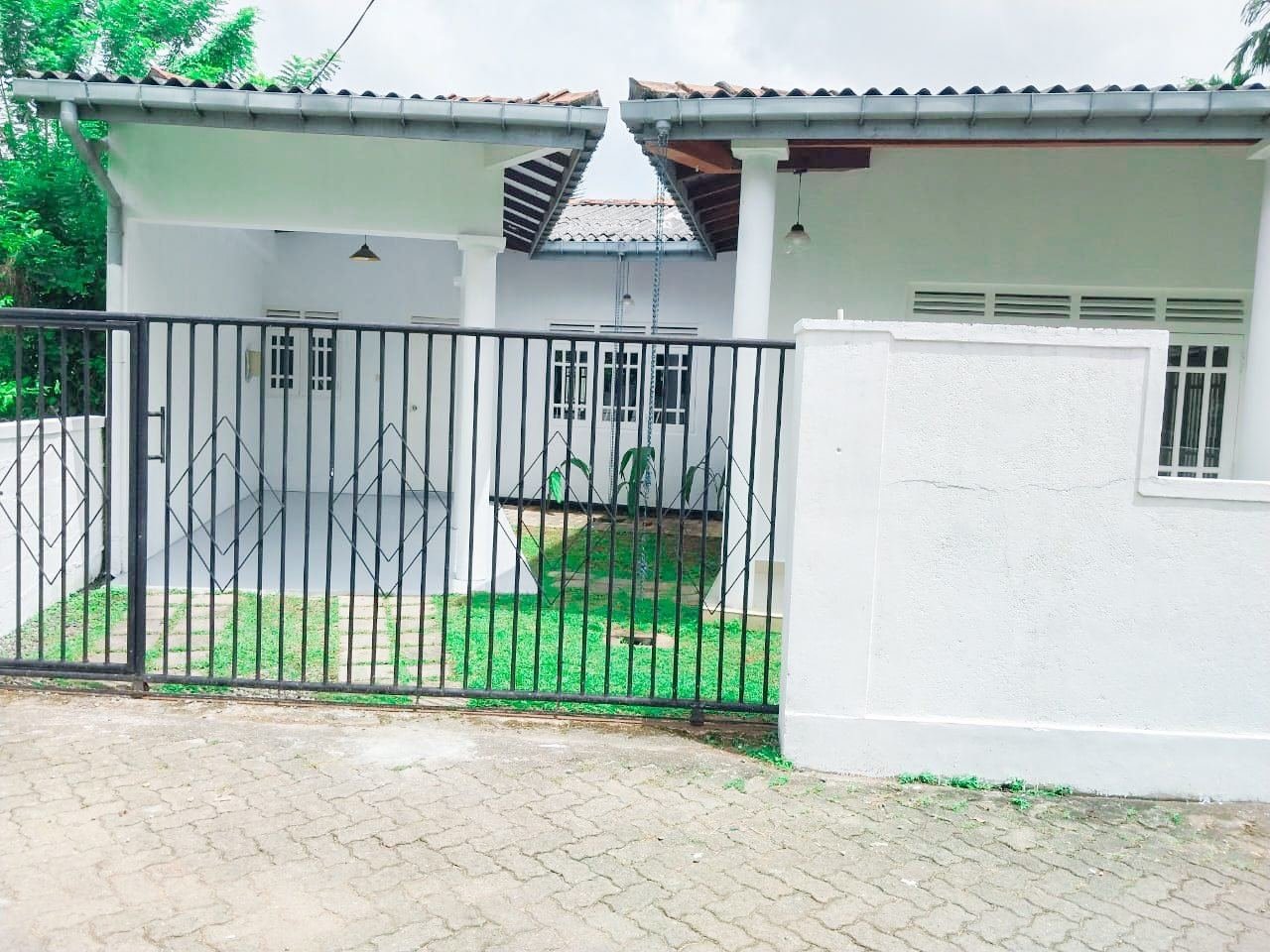 House for sale in Gothatuwa IDH - photo 1