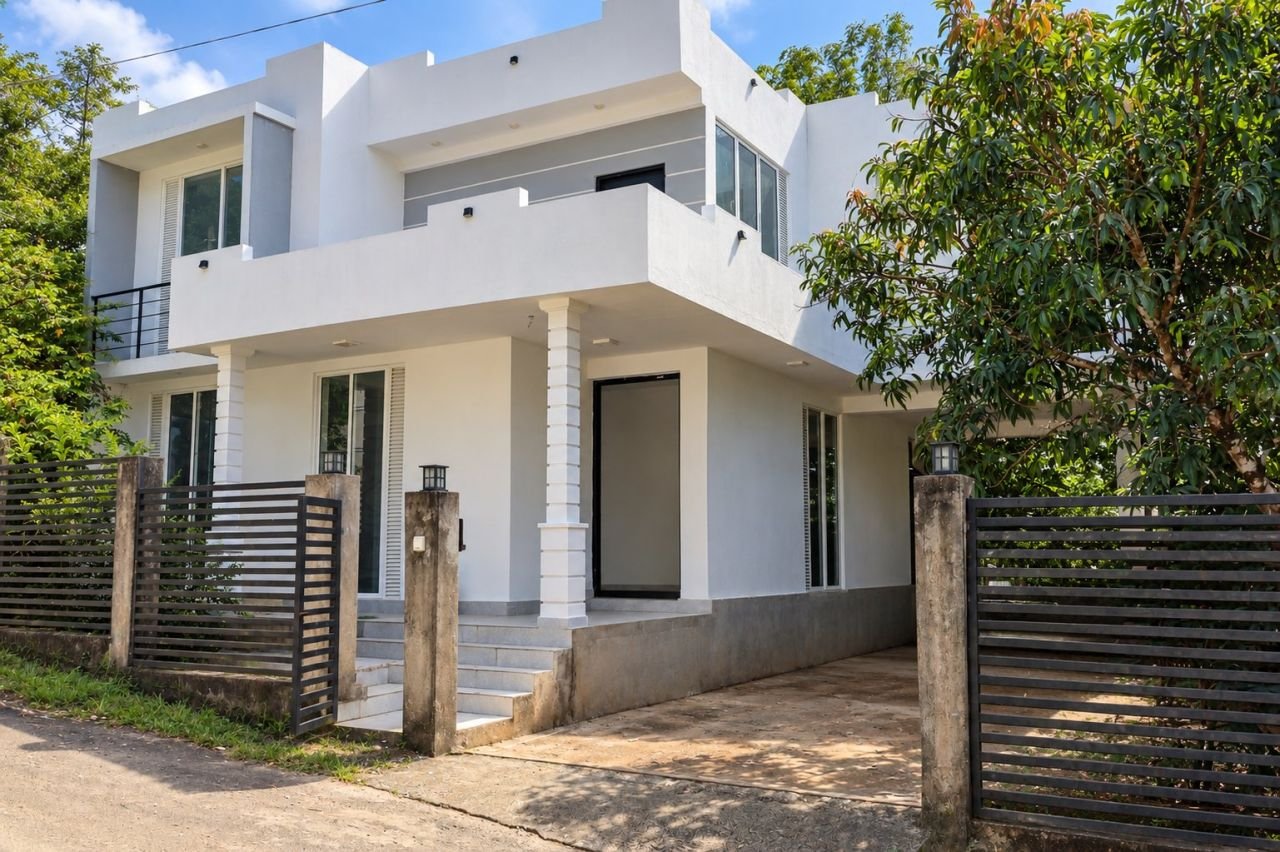 Modern spacious two-storey house for rent - photo 1
