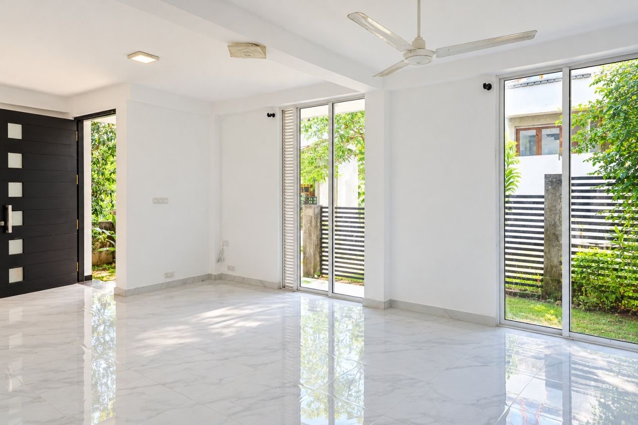 Modern spacious two-storey house for rent - photo 2