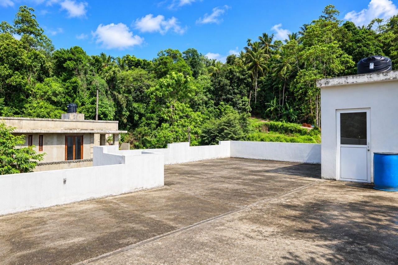 Modern spacious two-storey house for rent - photo 12