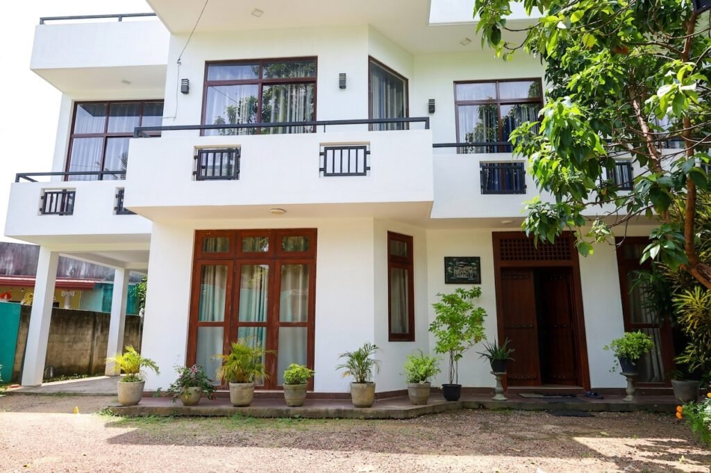 Two storey house for sale in Battaramulla Koswatte