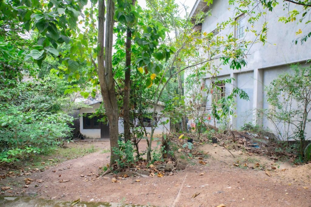 Land for sale in Kiribathgoda Makola