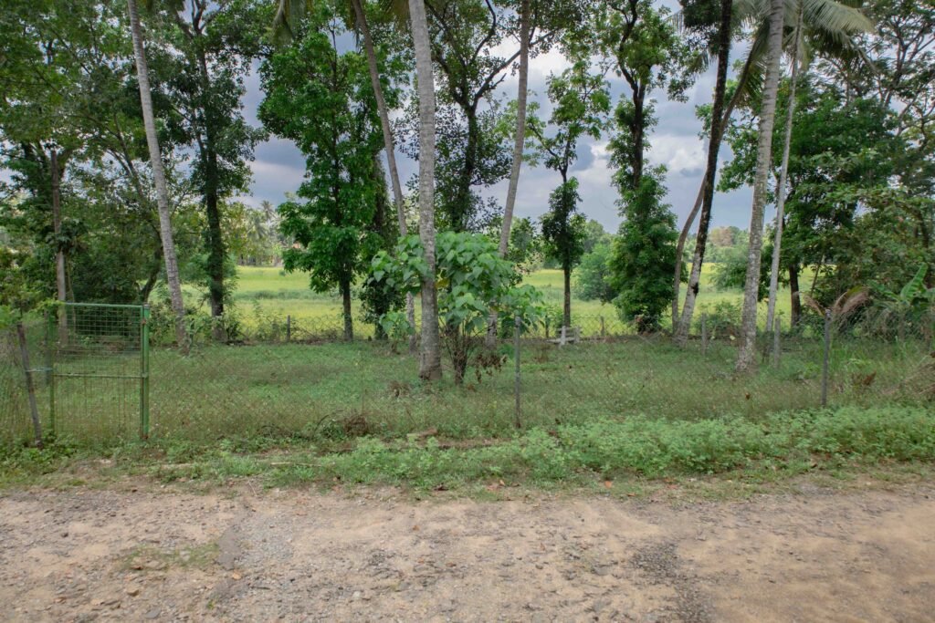 Land for sale in Athurugiriya Habarakada