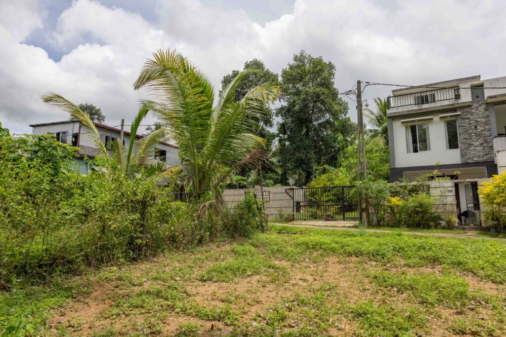 Land for sale in Kahathuduwa Koraleema