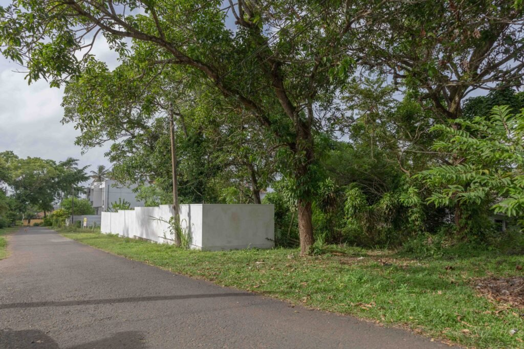 Land for sale in Panadura Bolgoda gardens